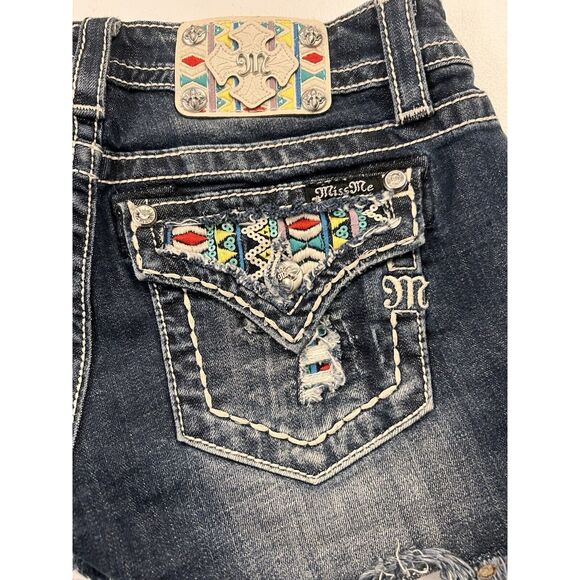 Miss Me Womens Denim Cut Off Shorts Aztec Embellished Sequin Embroidered Size 27 - Picture 4 of 9